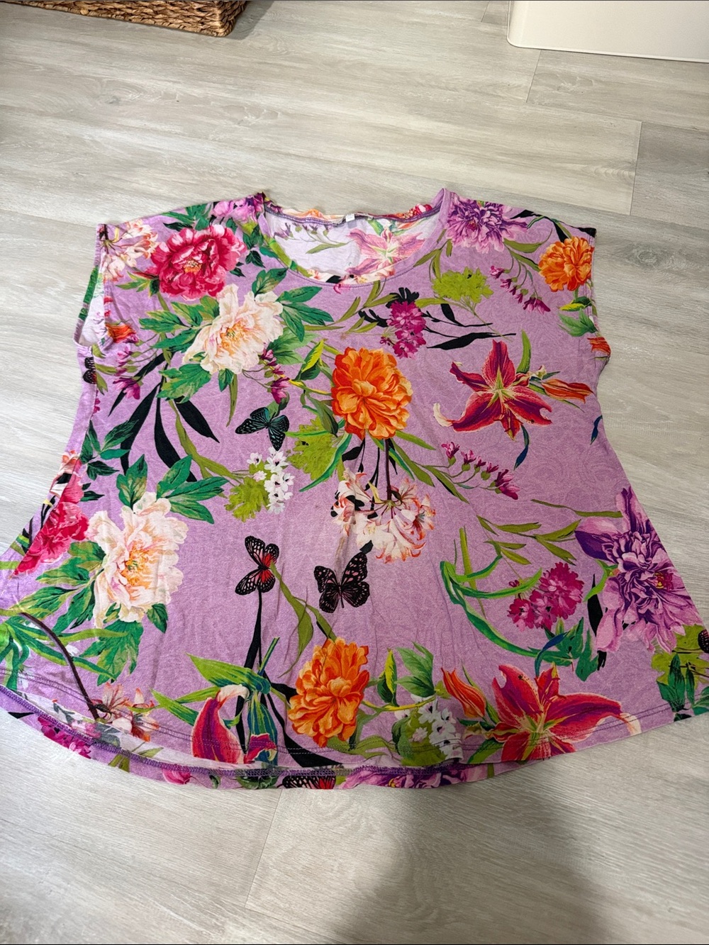 Johnny Was Lavender Floral & Butterfly Scoop Neck Tunic size medium